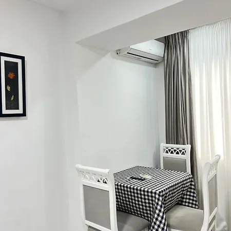 Center Blloku - Elegant 01 تيرانا